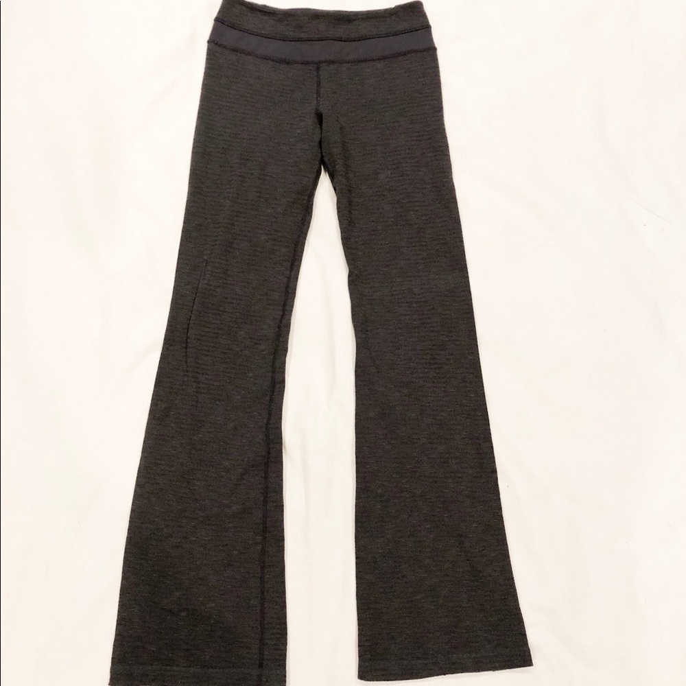 Lulu lemon Camo pique Groove Flare leggings 4